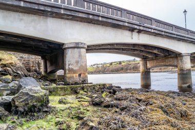 Donegal, İrlanda 'daki Lettermacaward köprüsü.