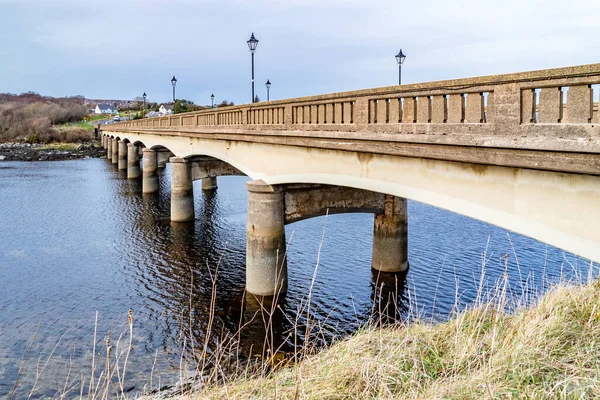 El puente a Lettermacaward en el Condado de Donegal - Irlanda —  Fotos de Stock