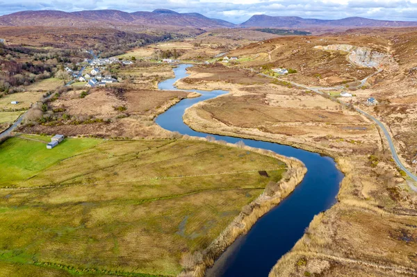 Αεροφωτογραφία του ποταμού Gweebarra μεταξύ Doochary και Lettermacaward στο Donegal της Ιρλανδίας. — Φωτογραφία Αρχείου