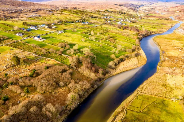 Αεροφωτογραφία του ποταμού Gweebarra μεταξύ Doochary και Lettermacaward στο Donegal της Ιρλανδίας. — Φωτογραφία Αρχείου