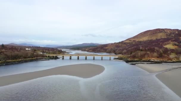 A híd Lettermacaward megyében Donegal (Írország). — Stock videók