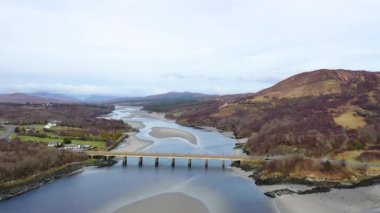 Donegal, İrlanda 'daki Lettermacaward köprüsü..