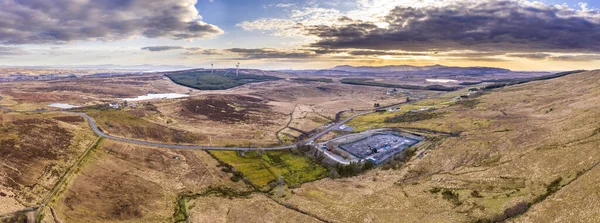 Imagem aérea da subestação de transmissão de electricidade no condado de Donegal - Irlanda — Fotografia de Stock