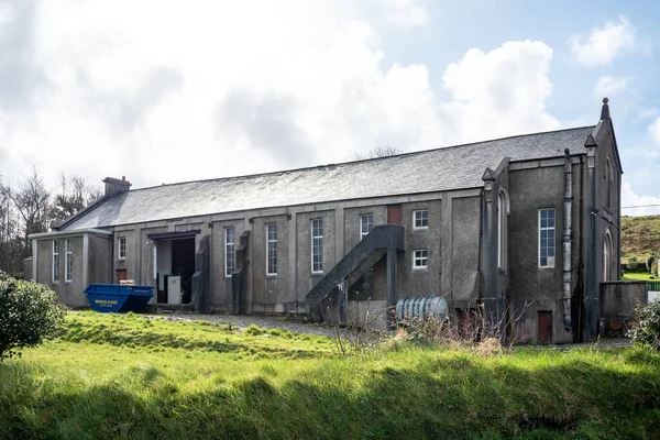 ARDARA, COUNTY DONEGAL, IERLAND - 13 maart 2020: De stad Ardara is nog steeds druk tijdens de uitbraak van Corona — Stockfoto