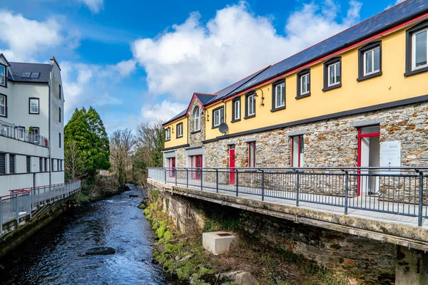 ARDARA, COUNTY DONEGAL, Ierland - 13 maart 2020: Ardara tandheelkunde werkt nog tijdens de uitbraak van het Coronavirus — Stockfoto