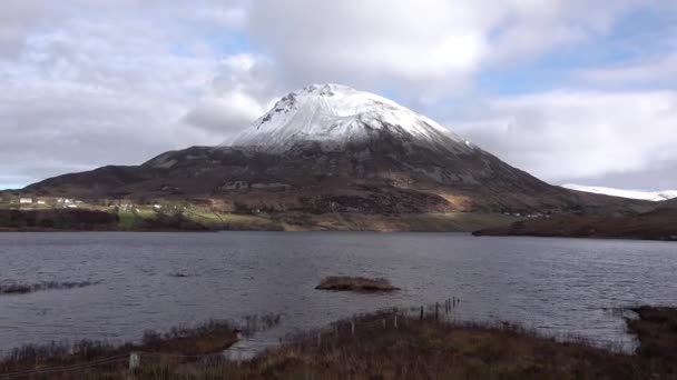 Donegal 'in en yüksek dağı Errigal' in zaman atlaması - İrlanda — Stok video