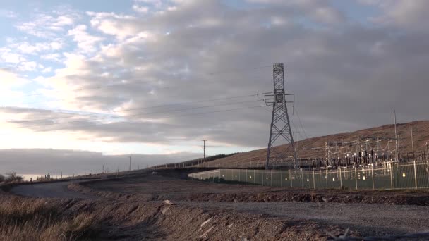 Timelapse de la subestación de transmisión de electricidad en el Condado de Donegal - Irlanda — Vídeo de stock