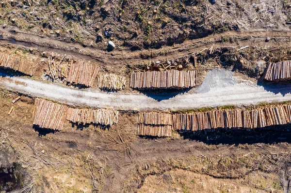 Vista aérea de las pilas de madera en Bonny Glen en el Condado de Donegal - Irlanda — Foto de Stock