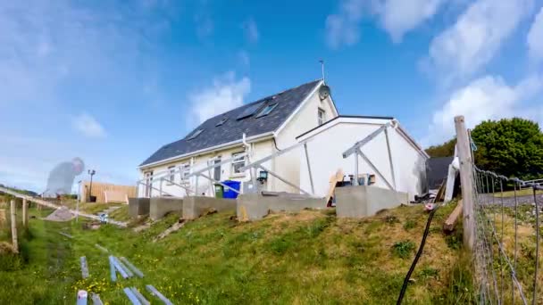 Ev otomasyon sisteminin bir parçası olarak fotovoltaik sistemin kontrol süresi aşımı — Stok video