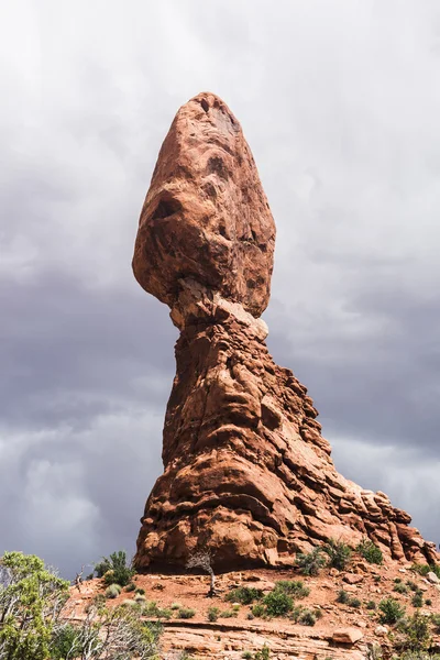 Equilibrada rocha no Parque Nacional de arcos — Fotografia de Stock