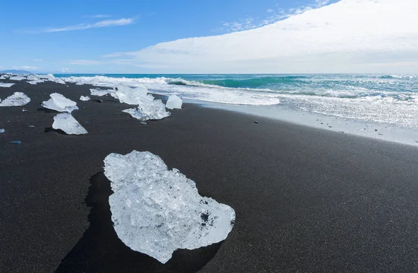 Spiaggia con iceberg — Foto Stock