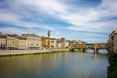 günbatımı üzerinde ponte vecchio