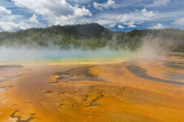 Źródło Grand prismatic spring — Zdjęcie stockowe