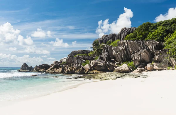 Spiaggia di Grand Anse alle Seychelles — Foto Stock