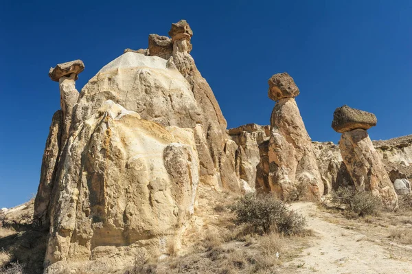 Formaciones rocosas Capadocia cerca de Goreme — Foto de Stock