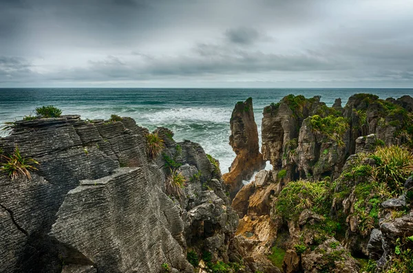 Naleśnik rock w Nowej Zelandii — Zdjęcie stockowe