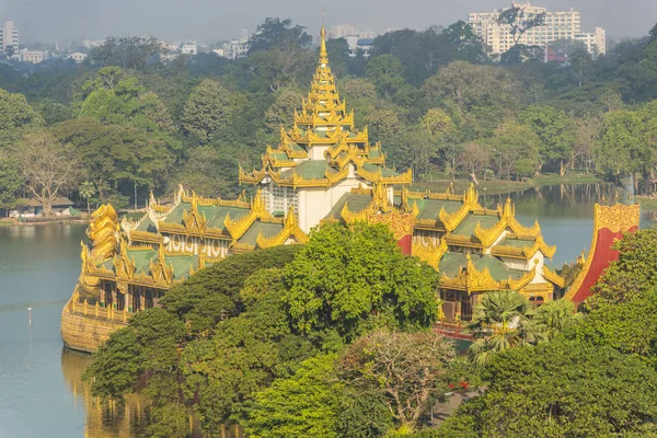 Karaweik Palace a Barma — Foto Stock