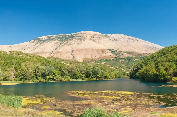 Sjön i Albanien — Stockfoto