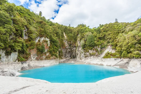 Inferno Kráterové jezero — Stock fotografie