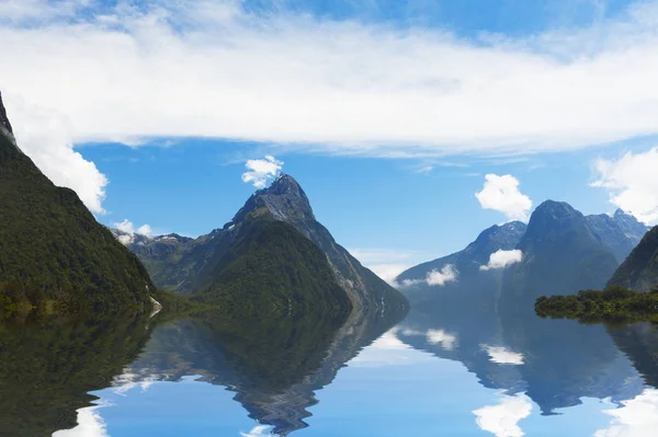 Milford Sound στη Νέα Ζηλανδία το — Φωτογραφία Αρχείου