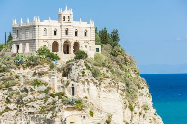 Santa Maria Kilisesi dell'Isola