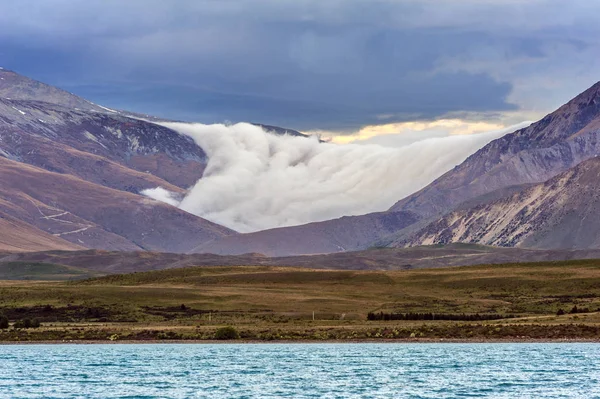 Озеро Tekapo після заходу сонця — стокове фото