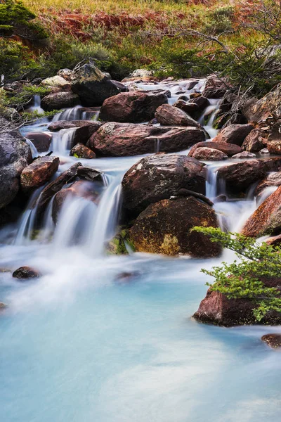 Rzeka w pobliżu Laguna Esmeralda w Tierra del Fuego — Zdjęcie stockowe