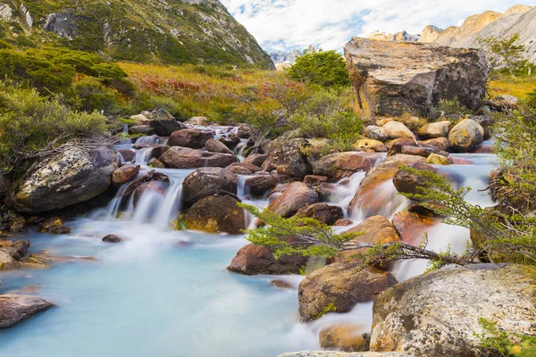 Rivier bij Laguna Esmeralda in Tierra del Fuego — Stockfoto