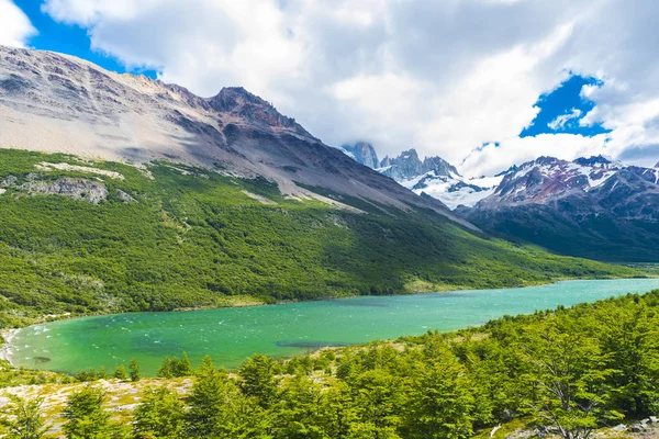 Jezioro Lagunas Madre e hija w Parku Narodowym Los Glaciares w Arge — Zdjęcie stockowe