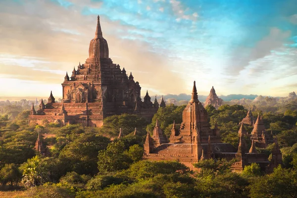 Pôr do sol sobre o Templo Sulamani em Bagan, Mianmar — Fotografia de Stock