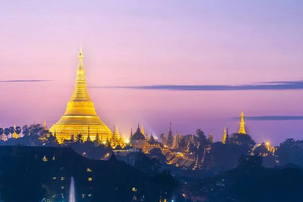 Shwedagon Paya en Yangón en Myanmar —  Fotos de Stock