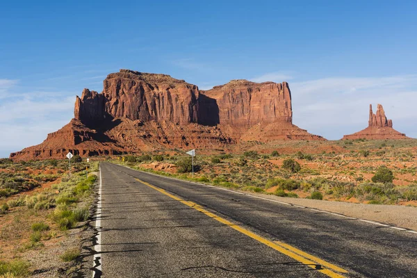 Vägen till Monument Valley i Utah — Stockfoto
