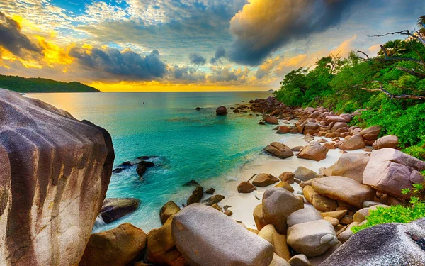 Belo Pôr Sol Sobre Famosa Praia Anse Lazio Ilha Praslin — Fotografia de Stock