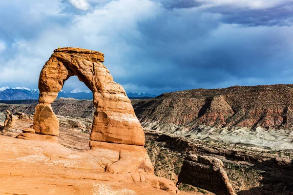 Late Evening Photo Delicate Arch Dramatic Stormy Sky Back Arches — Stock Photo, Image