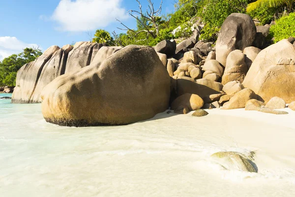 Мбаппе Знаменитый Пляж Anse Lab Гранитными Валунами Остров Ислин Сейшельские — стоковое фото