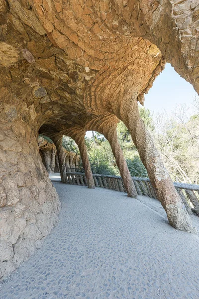 Colunata Pedra Semelhante Troncos Árvores Por Antonio Gaudi Park Guell — Fotografia de Stock