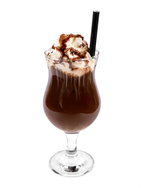 Café Gelado Coberto Com Chantilly Isolado Fundo Branco — Fotografia de Stock