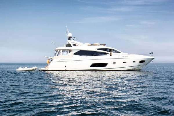 Kutsal bir yerde yat