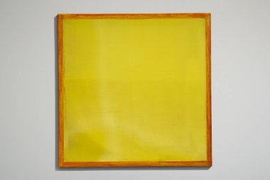 Sarı ekran baskı çerçeve işareti olarak kullanılan.