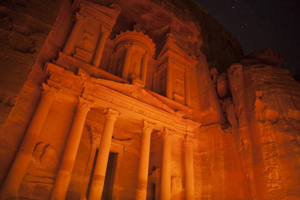 Die Schatzkammer in der Nacht, Petra, Jordanien — Stockfoto