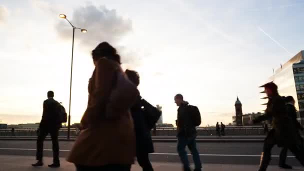 2017年2月25日 日落时分伦敦桥 Timelapse 工人离开办公室 — 图库视频影像