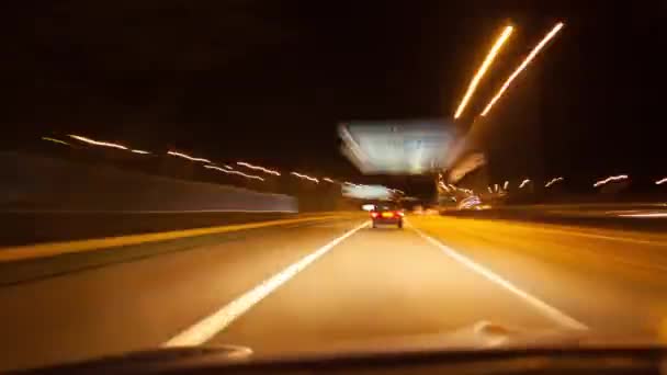 Punto Vista Timelapse Coche Que Conduce Través Túnel Por Noche — Vídeo de stock