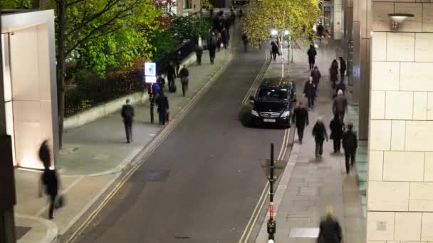 London United Kingdom November 2016 Elevated View Pedestrians Leaving Office — 비디오