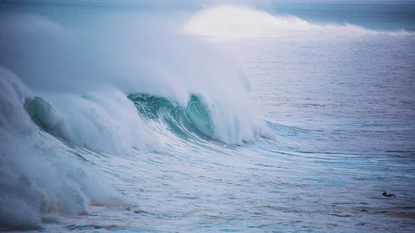 Σπάσιμο σέρφινγκ κύμα στον ωκεανό — Φωτογραφία Αρχείου