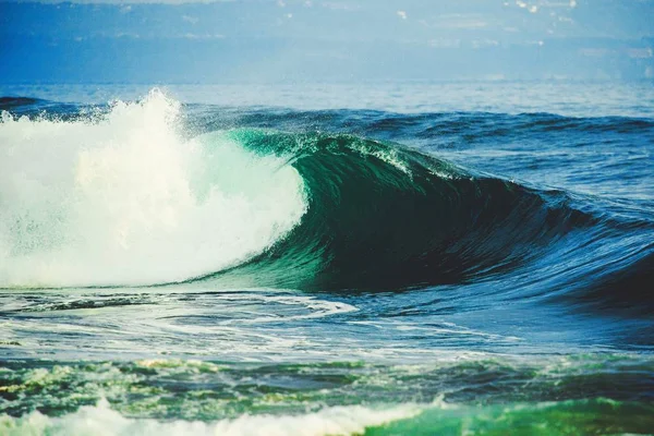 Rottura surf onda oceanica — Foto Stock