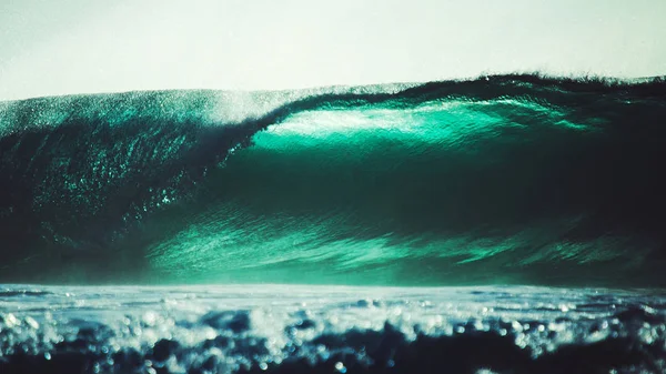 Rompiendo olas del océano surf — Foto de Stock