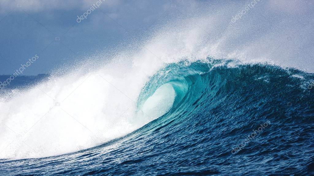 Breaking surfing ocean wave