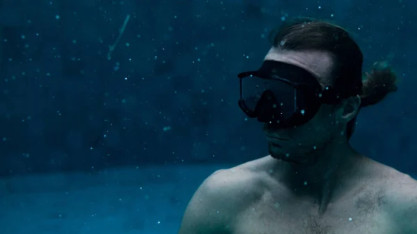 Sporty Man Swimming Mask Pool — Stock Photo, Image