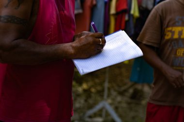 Bali, Endonezya - 16 Nisan 2020: Endonezya 'daki bir salgın sırasında insani yardım