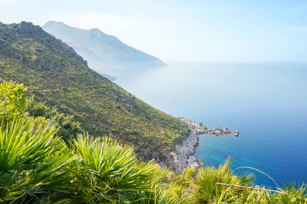 Sicilya 'daki Doğa Rezervi Zingaro' nun huzurlu manzarası